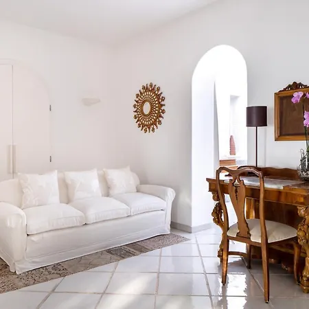 Luxury Relais Magdalena Couette-café 4*